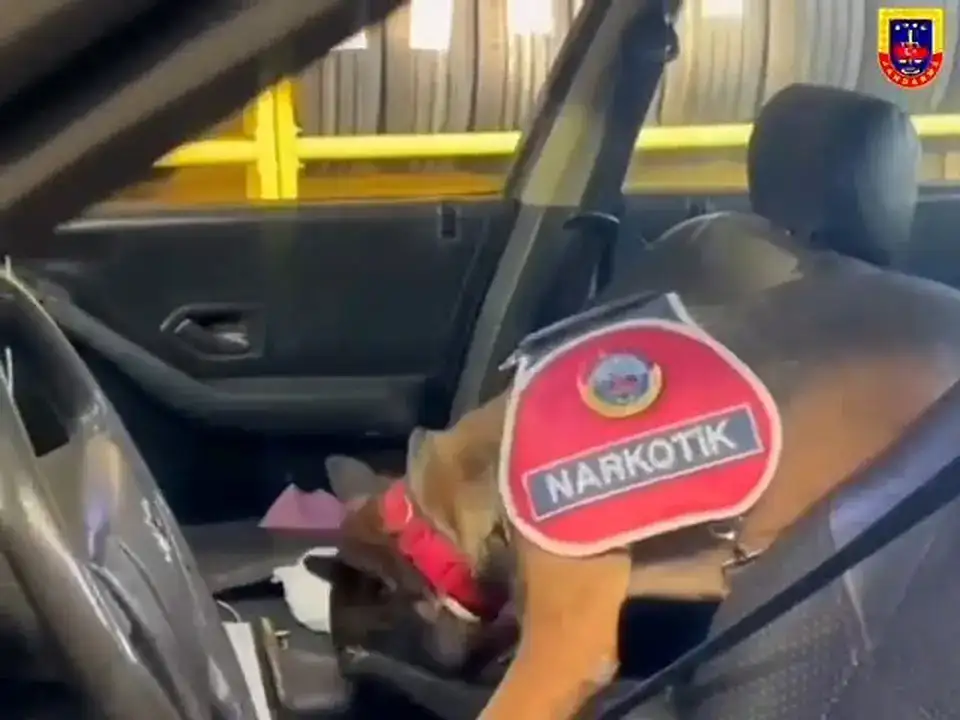 Serik'te 50 Milyonluk Uyuşturucu Gizli Düzenekten Çıktı 7